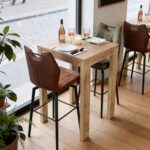 Chaise de bar tournante REVA